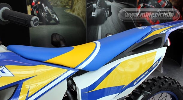 MBtech Riders Cruiser Tampil Menarik Dengan Tekstur Carbonfiber ...